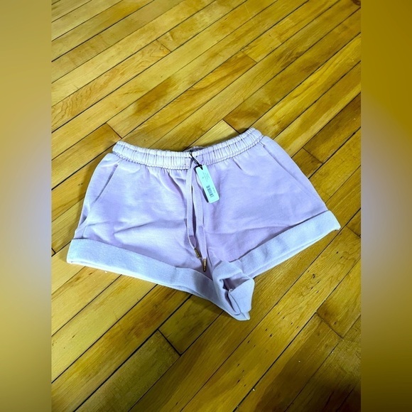 NWT WEWOREWHAT Revolve solid sweat short in solid lilac - Picture 2 of 8